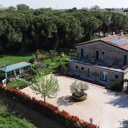 فندق مبيت وإفطار La Pineta Nel Borgo رافيننا