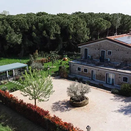 فندق مبيت وإفطار La Pineta Nel Borgo
